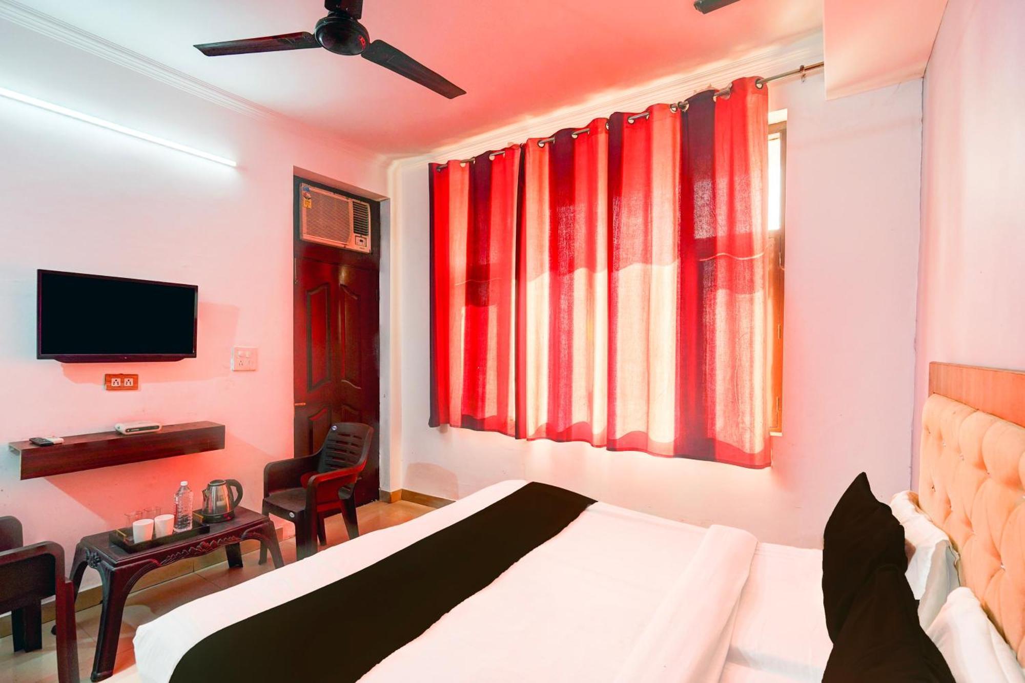 OYO Flagship 70180 Hotel 9 Palm Dehradun Exterior foto
