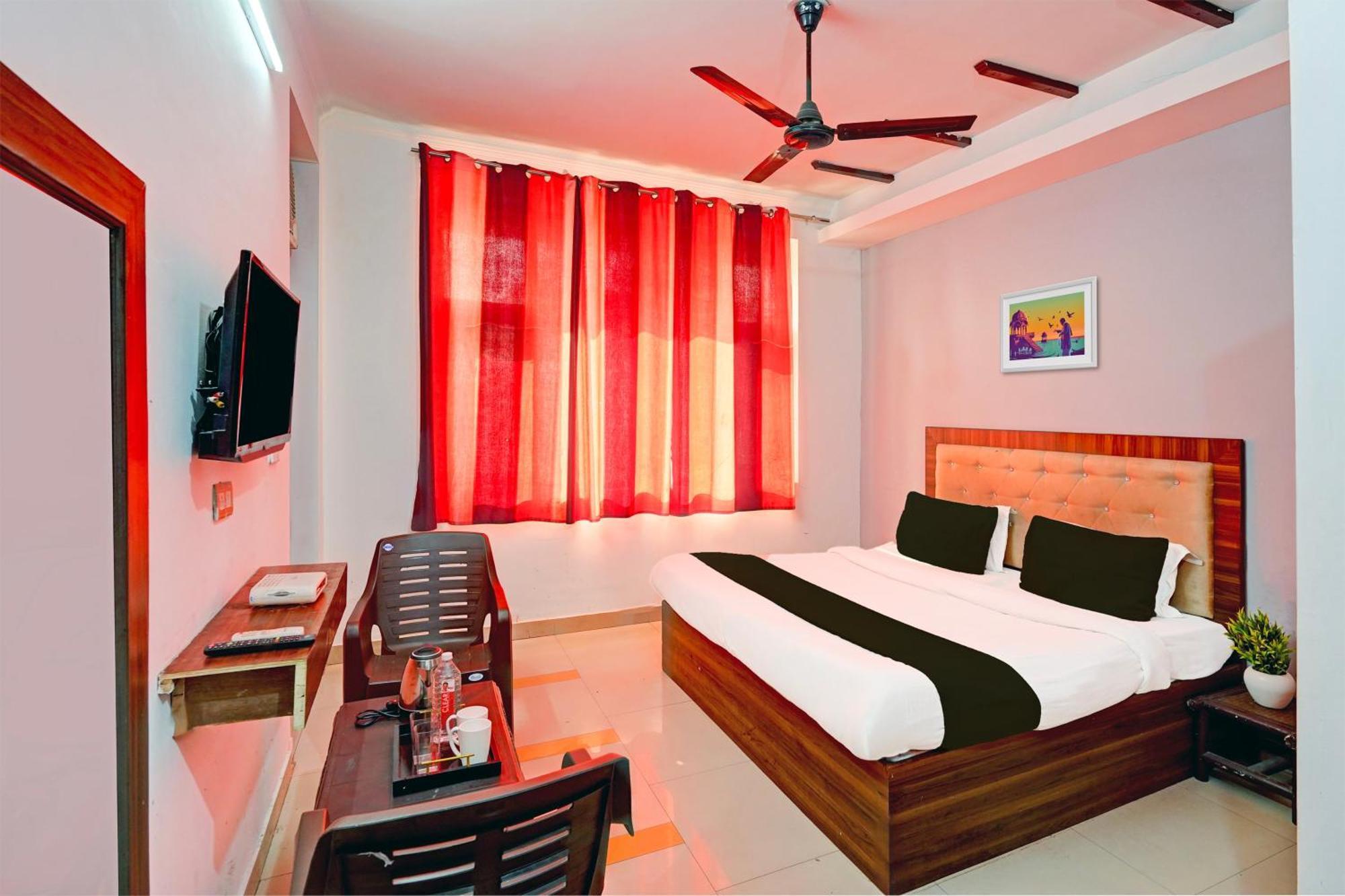 OYO Flagship 70180 Hotel 9 Palm Dehradun Exterior foto