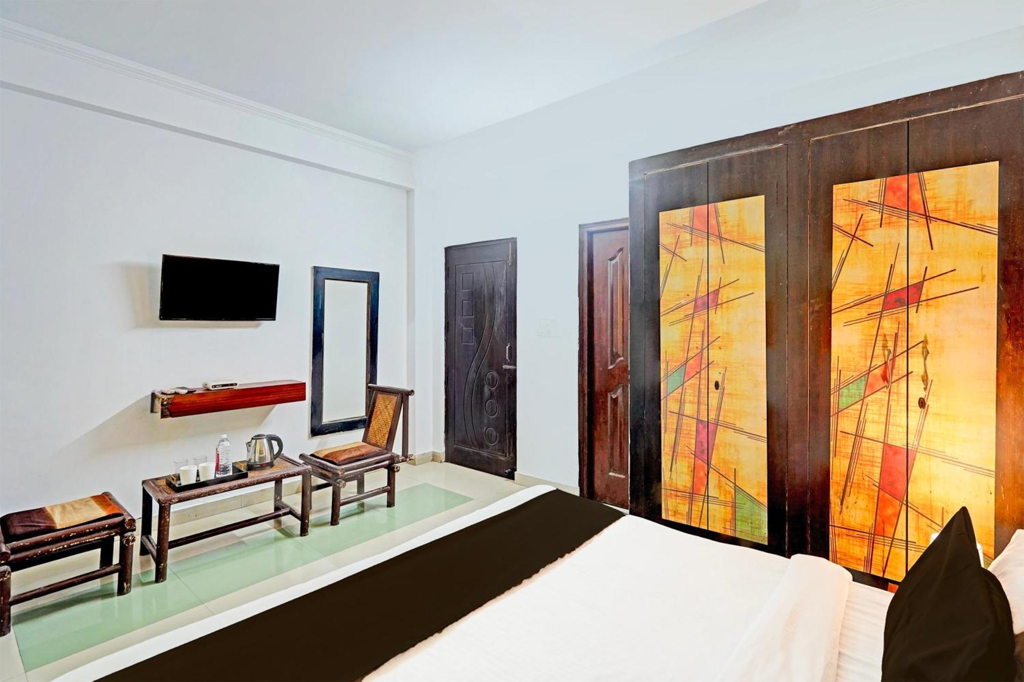 OYO Flagship 70180 Hotel 9 Palm Dehradun Exterior foto