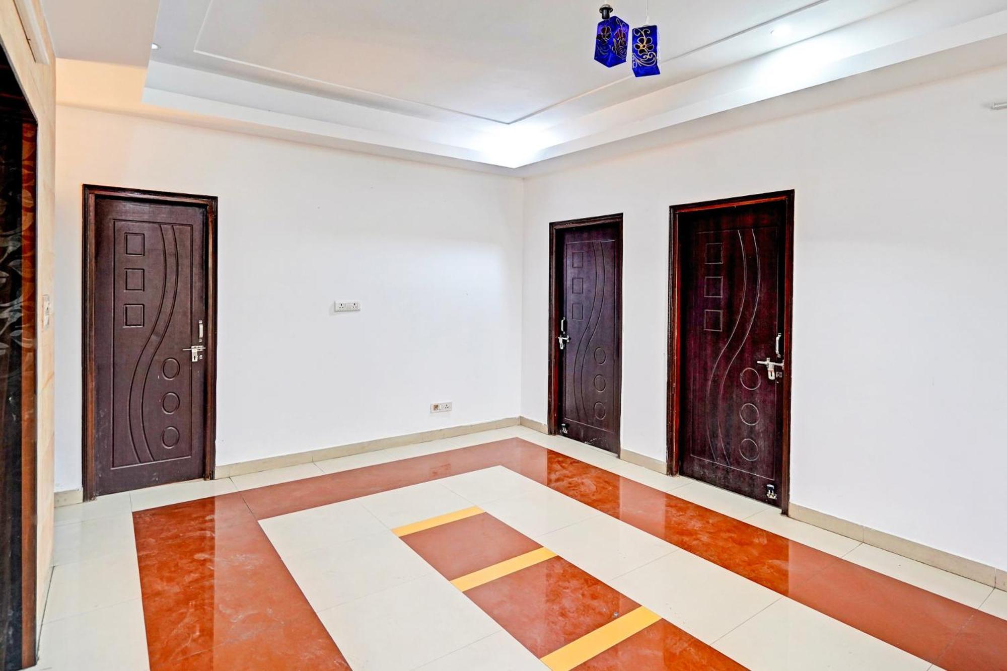 OYO Flagship 70180 Hotel 9 Palm Dehradun Exterior foto